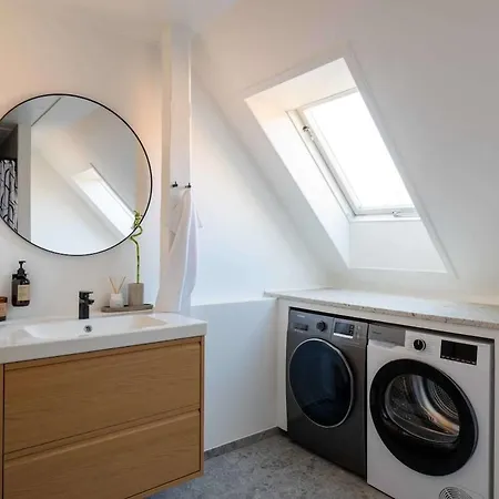 10 Person In The Heart Of Copenhagen