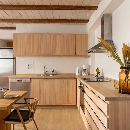 Stylish Duplex In N *