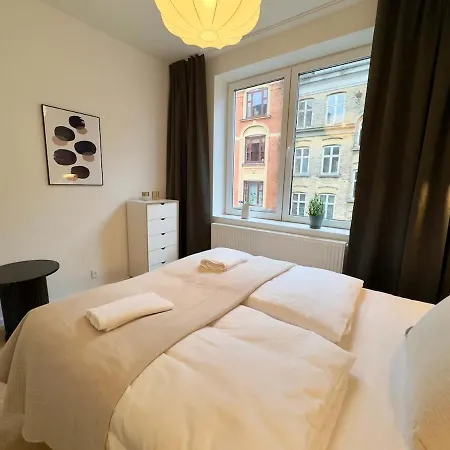 Apartment Newly Renovated 2br With Large Balcony Copenhagen
