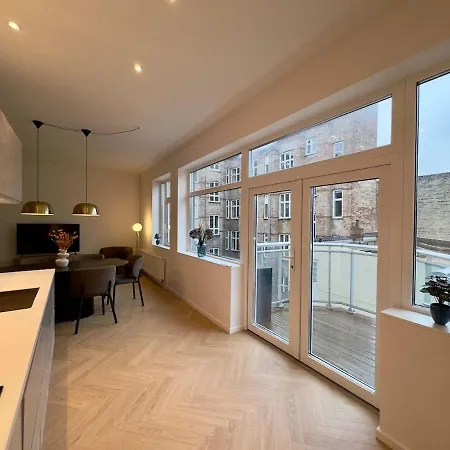 Apartment Newly Renovated 2br With Large Balcony Copenhagen