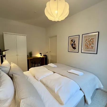 Newly Renovated 2br With Large Balcony *