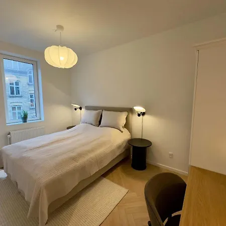 Apartment Newly Renovated 2br With Large Balcony Copenhagen