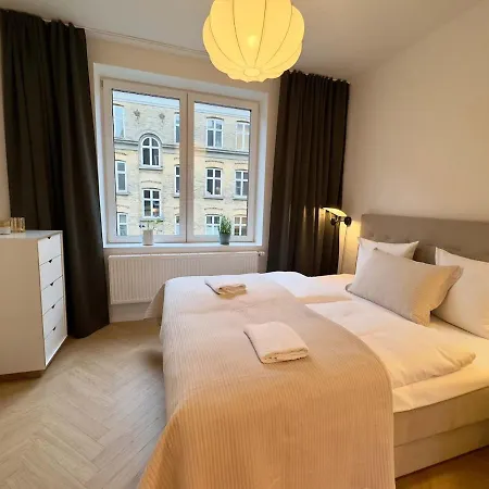 Newly Renovated 2br With Large Balcony Apartment *