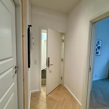 Newly Renovated 2br With Large Balcony
