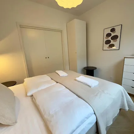 Newly Renovated 2br With Large Balcony *