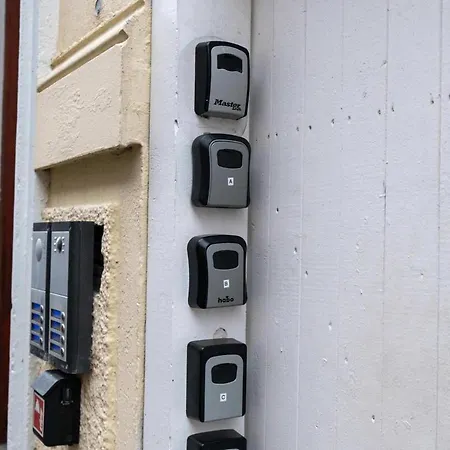 Freshly Renovated For 6 People Apartment *