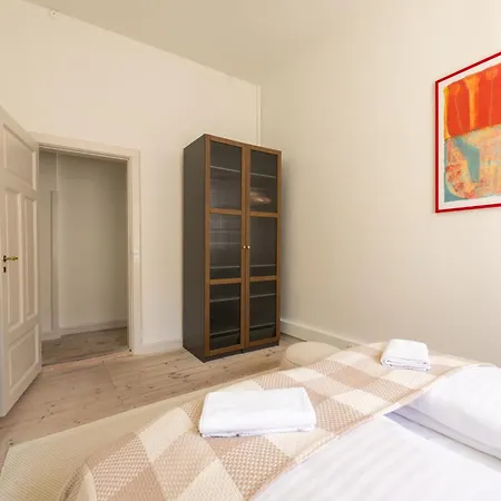 Royal And Luxurious Manor Apartment