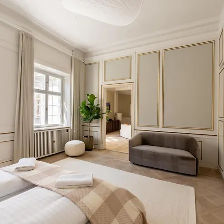 Royal And Luxurious Manor
