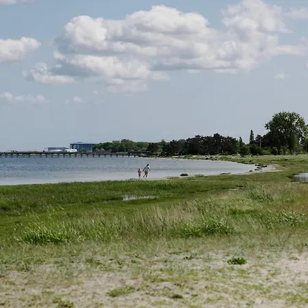 On The Beach, Close To Centre & Airport Apartment