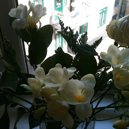 The Pea Blossom