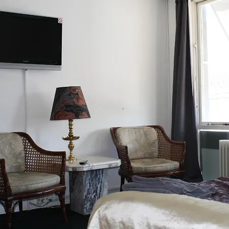 Jorgensen Hostel *