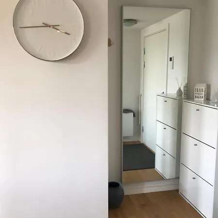 Canal Apartment *