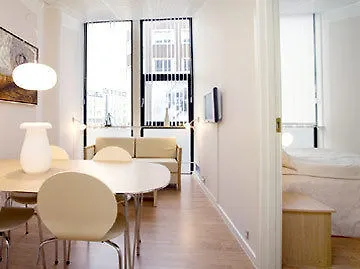 First G & Suites 4*