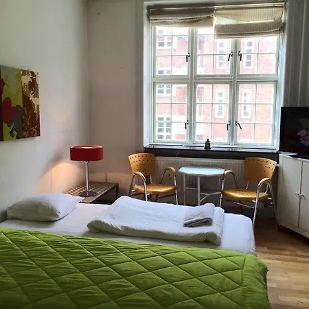 Guesthouse Copenhagen بيت ضيافة 2*