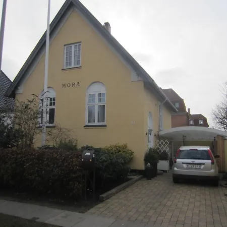 Hos Hanne Bach * كوبنهاجن