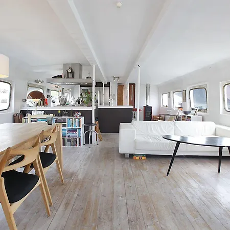 Houseboat København