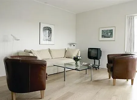 Hotel apartamentowy Ascot 4*