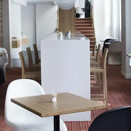 سكانديك ويبرز 4*