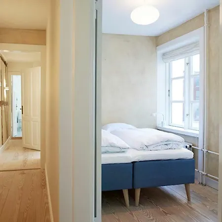 Kobmagergade 30 *