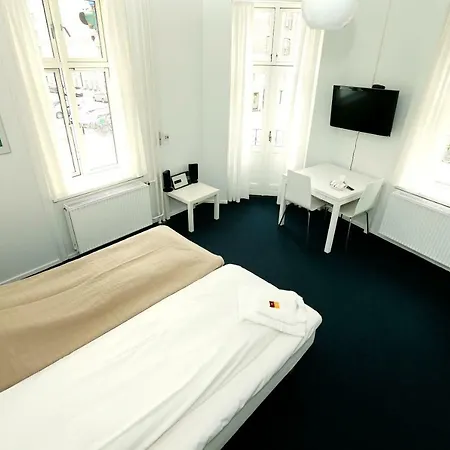 9 Sma Hjem Hotel 2*