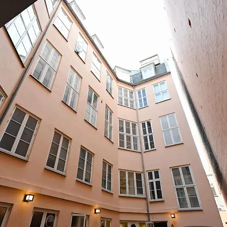 Store Kongensgade 70 *