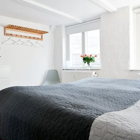Sanders Penny - Lovely Two-bedroom In The Middle Of Action * Copenaghen
