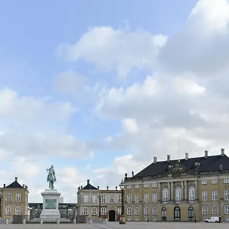 Store Kongensgade 70 * København