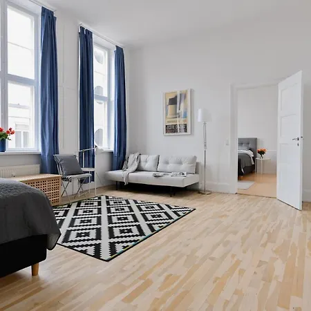 Store Kongensgade 70 * København