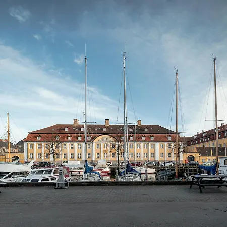 Kanalhuset فندق