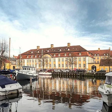 Kanalhuset فندق