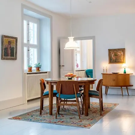 Kanalhuset فندق