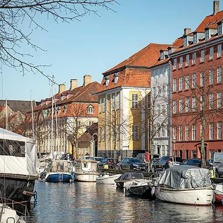 Kanalhuset فندق
