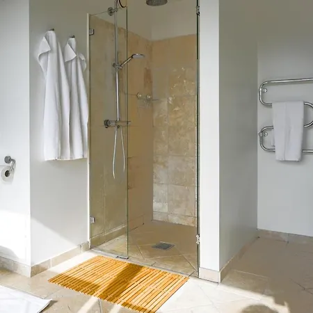 Spacious 3-bedroom With A Rooftop Terrace In The Center Of Appartement *