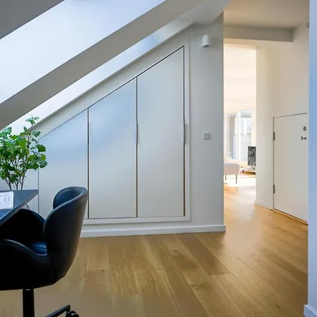 Spacious 3-bedroom With A Rooftop Terrace In The Center Of Appartement *