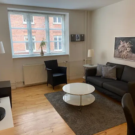 Bright 2-bedroom In Sophisticated Frederiksberg Copenhagen
