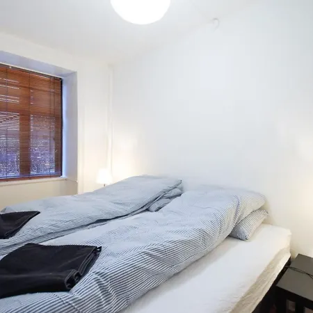 Sanders Park - One-bedroom Near A Huge Park Apartmán