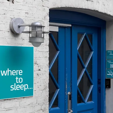 Where To Sleep מלון