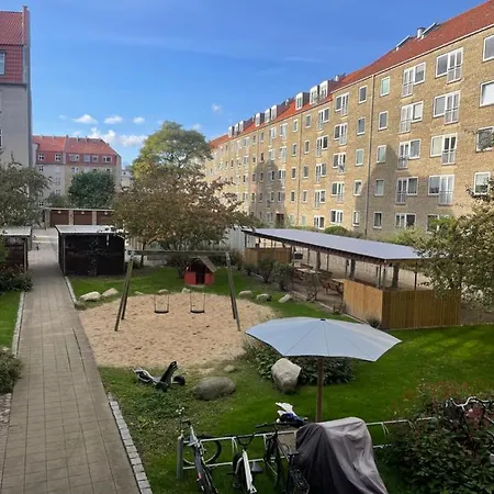 ホームステイ Private Spacious In Shared Apartment, Amager コペンハーゲン