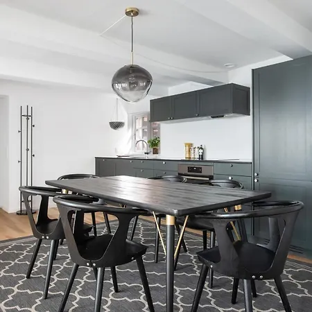 Sanders Regent - Lovely Two-bedroom Near Square Appartement
