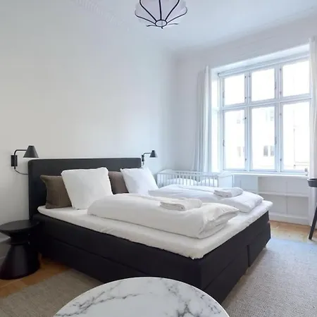 Moderen And Sleek 3br With Bath By The Lakes And Metro Appartamento