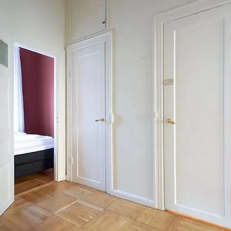 Moderen And Sleek 3br With Bath By The Lakes And Metro * Copenaghen