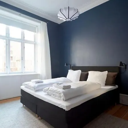 Appartamento Moderen And Sleek 3br With Bath By The Lakes And Metro *