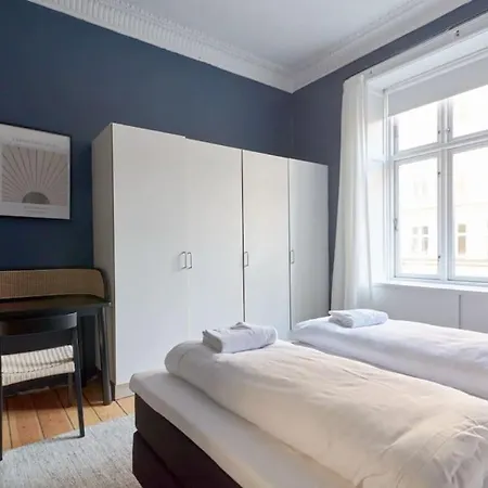 Appartamento Moderen And Sleek 3br With Bath By The Lakes And Metro *