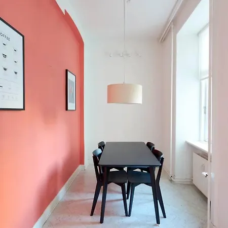 Moderen And Sleek 3br With Bath By The Lakes And Metro Appartamento
