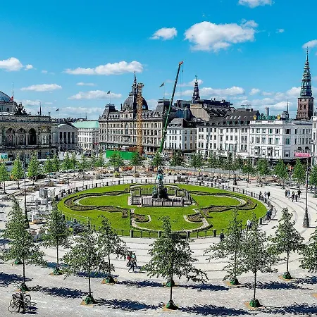 Moderen And Sleek 3br With Bath By The Lakes And Metro Copenaghen