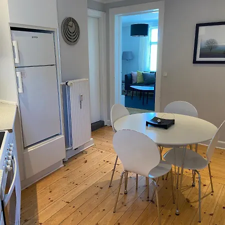 Bright 2-bedroom In Elegant Osterbro アパート コペンハーゲン