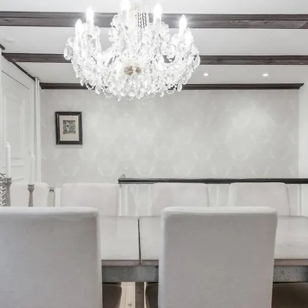 Connected Luxury In Historical Townhouse Appartamento