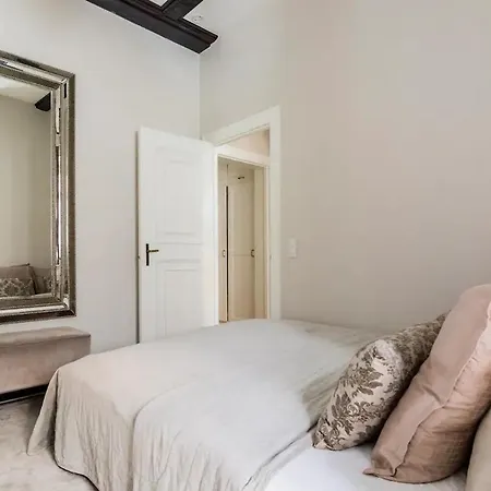 Connected Luxury In Historical Townhouse Copenaghen