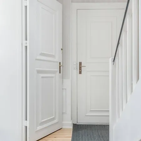 Connected Luxury In Historical Townhouse Copenaghen