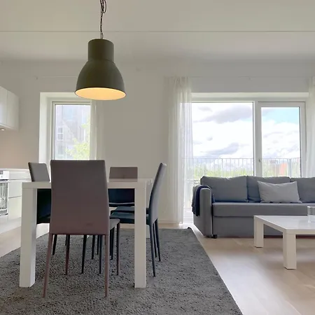 Appartement Spacious 3 Bedroom With Balcony At Richard Mortensens Vej *